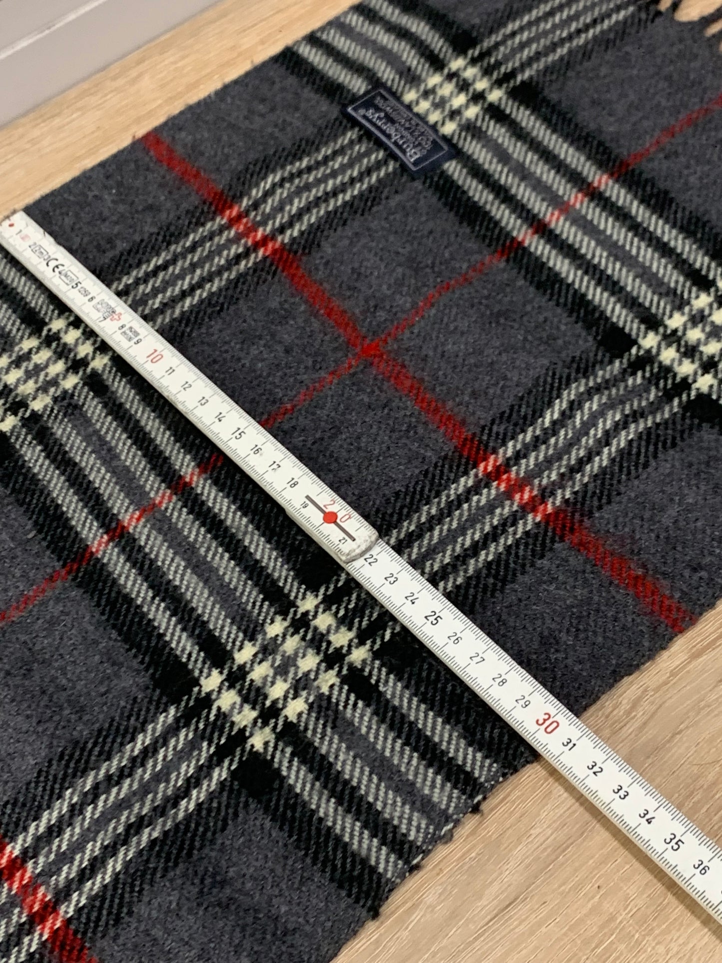 écharpe vintage Burberry 100%laine