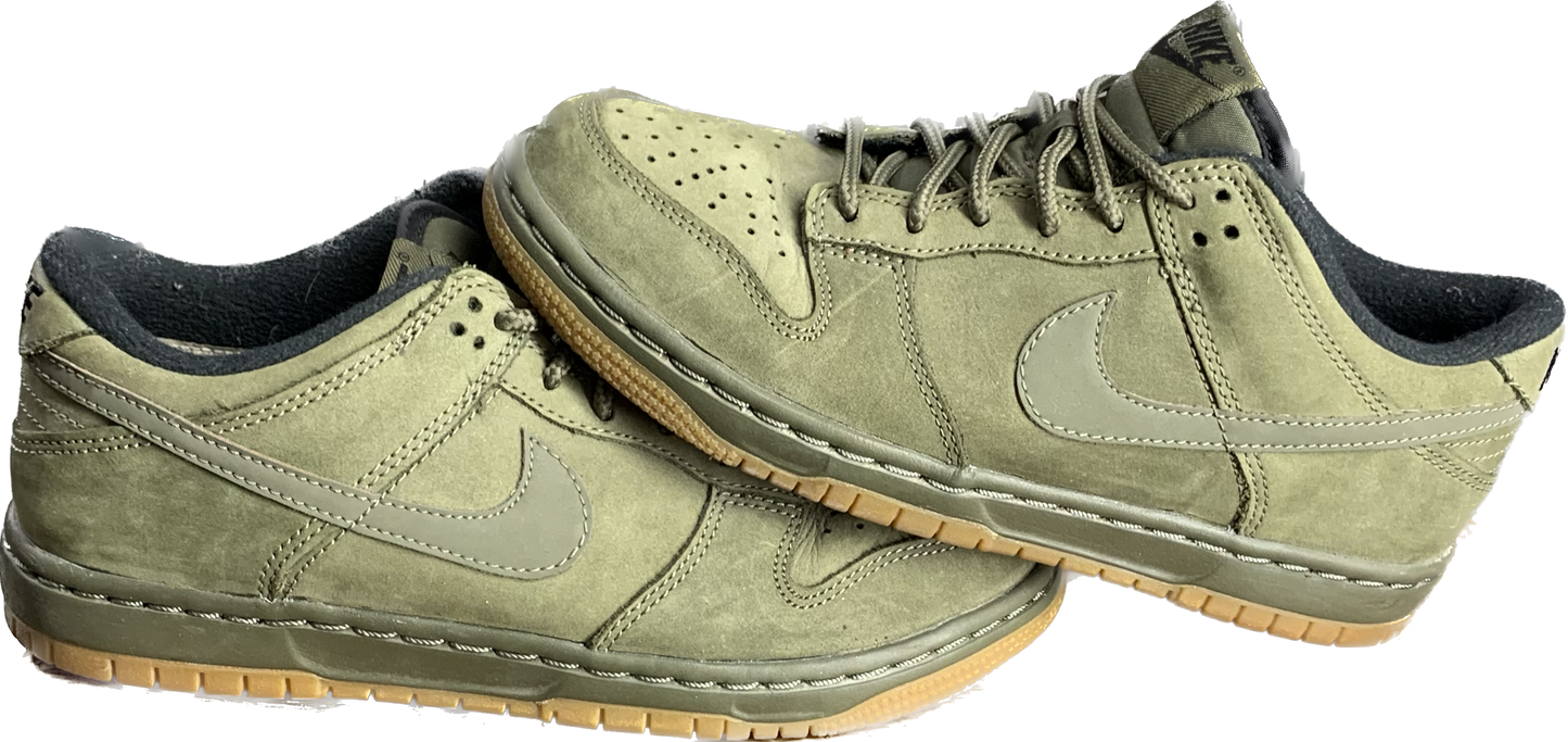 Nike Dunk olive green size 37.5